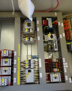 Contr cabinet egg cross collection 2 houses